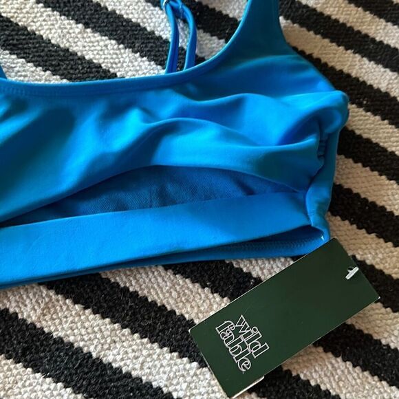 Wild fable Size XS aqua blue Swim suit top - Picture 2 of 6